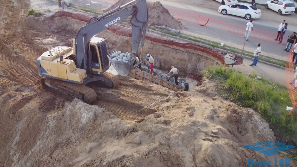 Leia mais sobre o artigo Piúma: Governo homologa obras para restauração da praia de Piúma