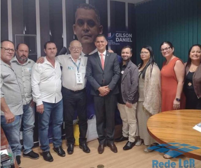 Leia mais sobre o artigo Alfredo Chaves: Prefeito, Dr. Fernando está em Brasília na Marcha dos Prefeitos