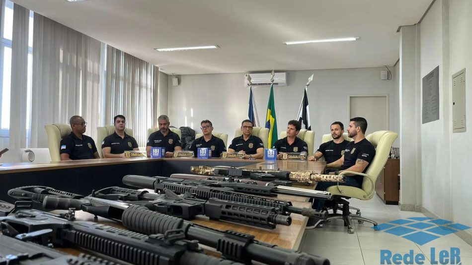 Leia mais sobre o artigo Guarapari: “Colecionador” é preso em Guarapari com Fuzil AR-15, diversas outras armas e munições