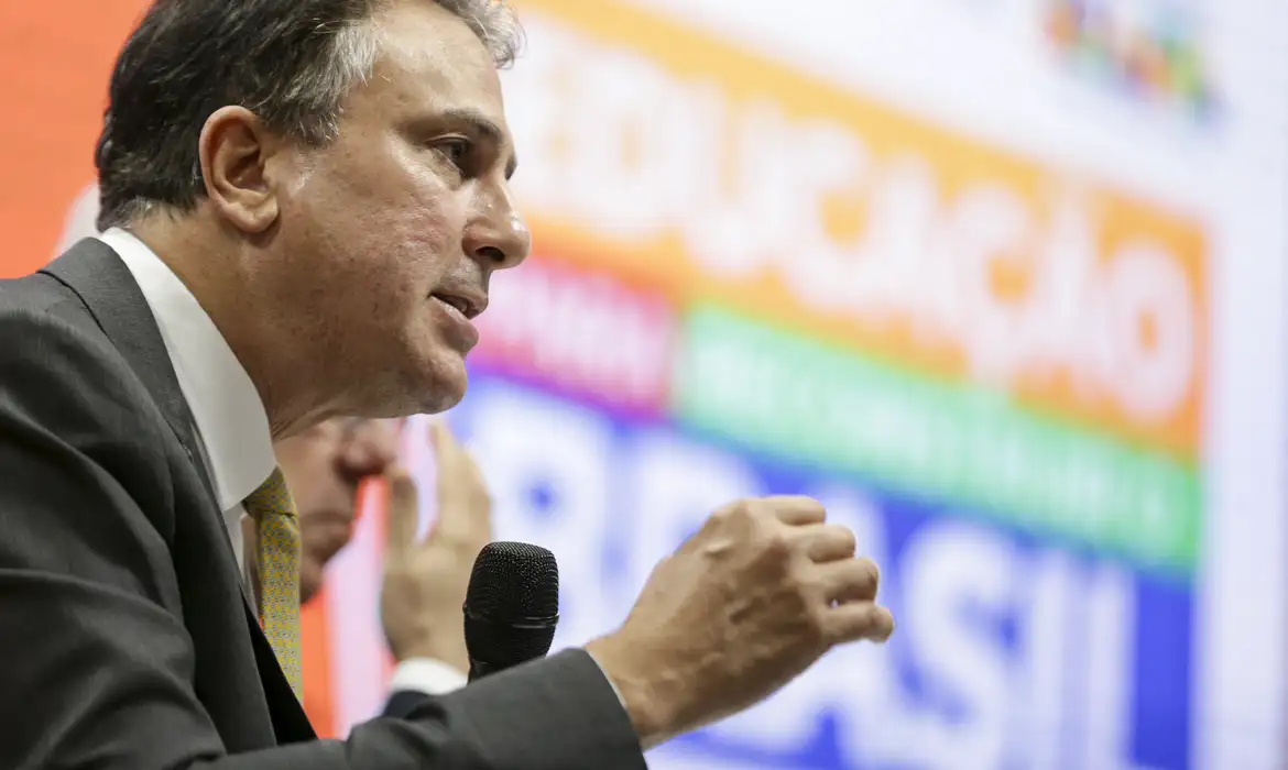 Leia mais sobre o artigo Ministério da Educação estuda fim dos cursos de licenciatura 100% EaD