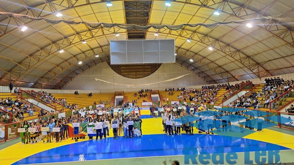 Leia mais sobre o artigo Guarapari: Final estadual infantil dos Jogos Escolares tem início com cerimônia de abertura em Guarapari