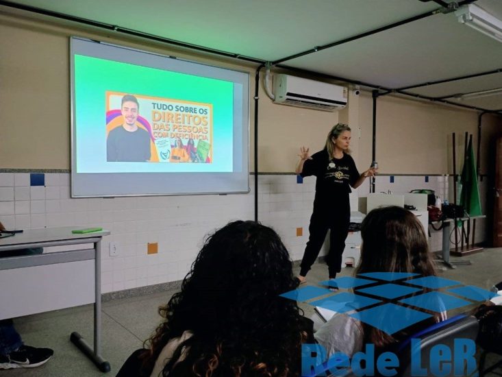 Leia mais sobre o artigo Aulão presencial prepara alunos para redação do Enem