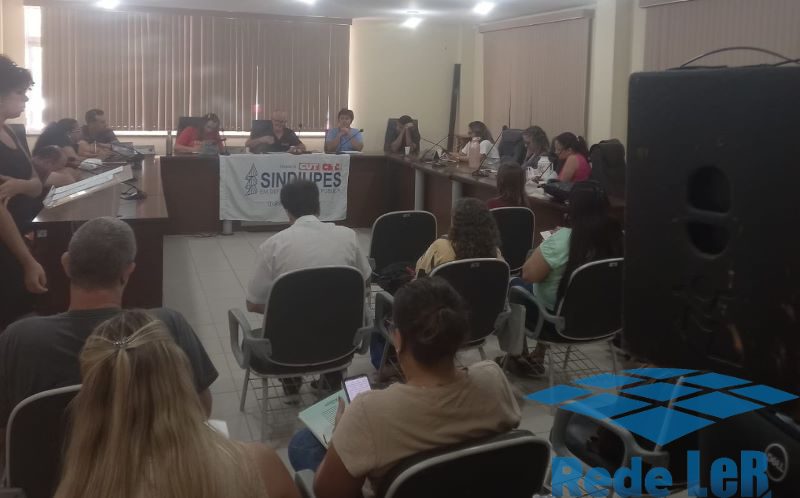 Leia mais sobre o artigo ANCHIETA: Professores ameaçam paralisar escolas e prefeito diz que só atenderá a categoria após as eleições