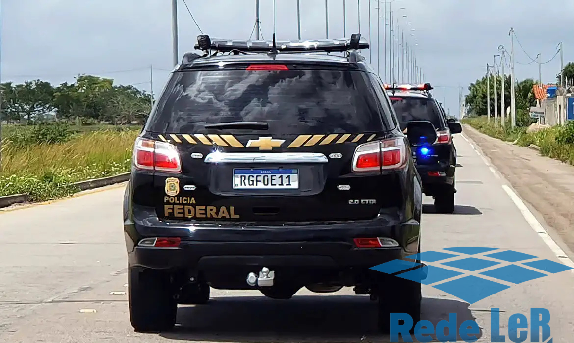 Leia mais sobre o artigo PF investiga grupo que movimentou R$ 1,4 bi com cigarros falsificados