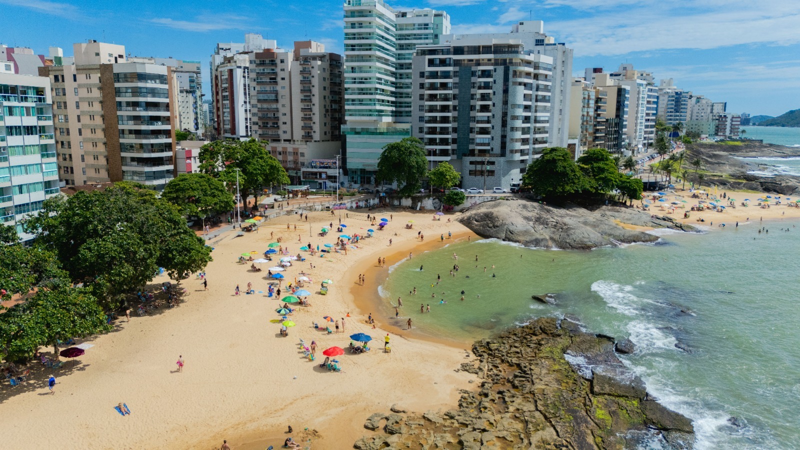 Leia mais sobre o artigo Verão 2025: praias de Guarapari próprias para banho