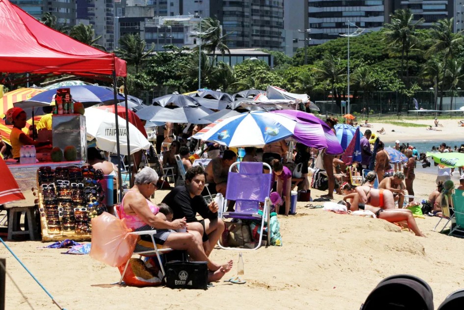 Leia mais sobre o artigo Calor no ES até o fim de janeiro: como os capixabas estão enfrentando o verão?