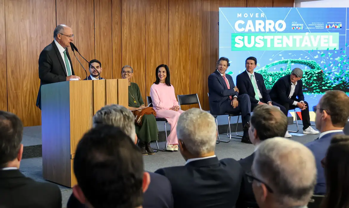 Leia mais sobre o artigo Governo cria IPI Verde e zera imposto para carros sustentáveis
