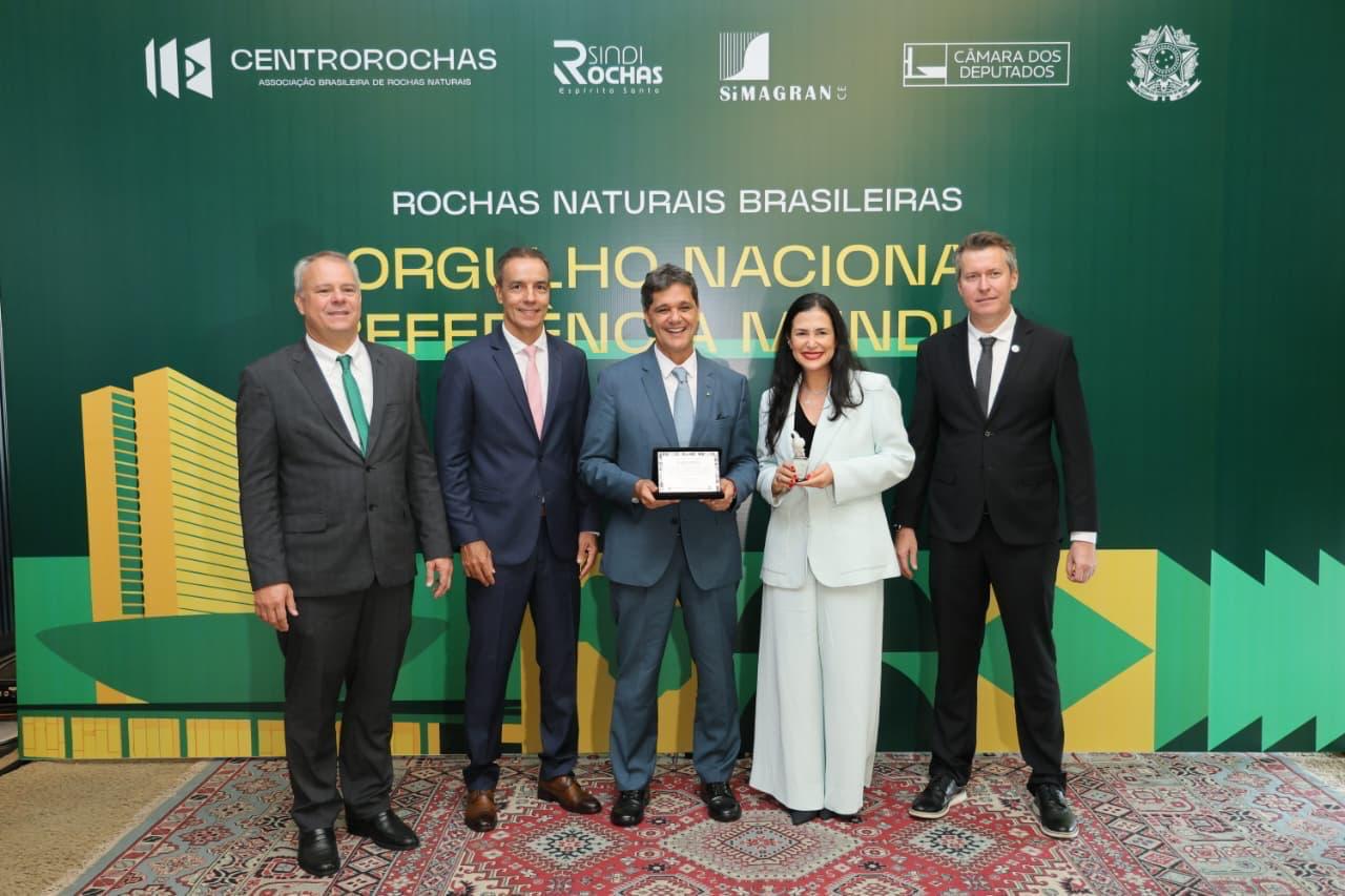 Leia mais sobre o artigo Ricardo Ferraço é homenageado em sessão solene da Câmara dos Deputados