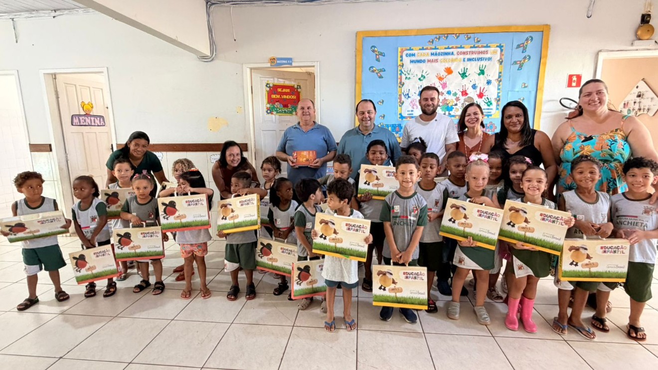 Educação entrega novo material didático infantil